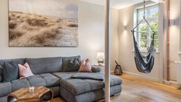 Fernseher, Tischtennisplatte