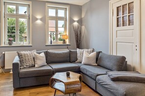 Télévision, jeux vidéo, table de tennis de table