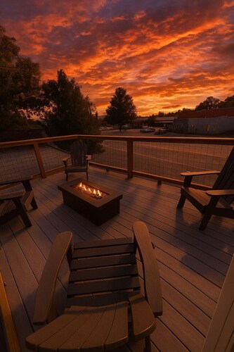 Studio in the Heart of Pickens Roof top Deck with Fire pit