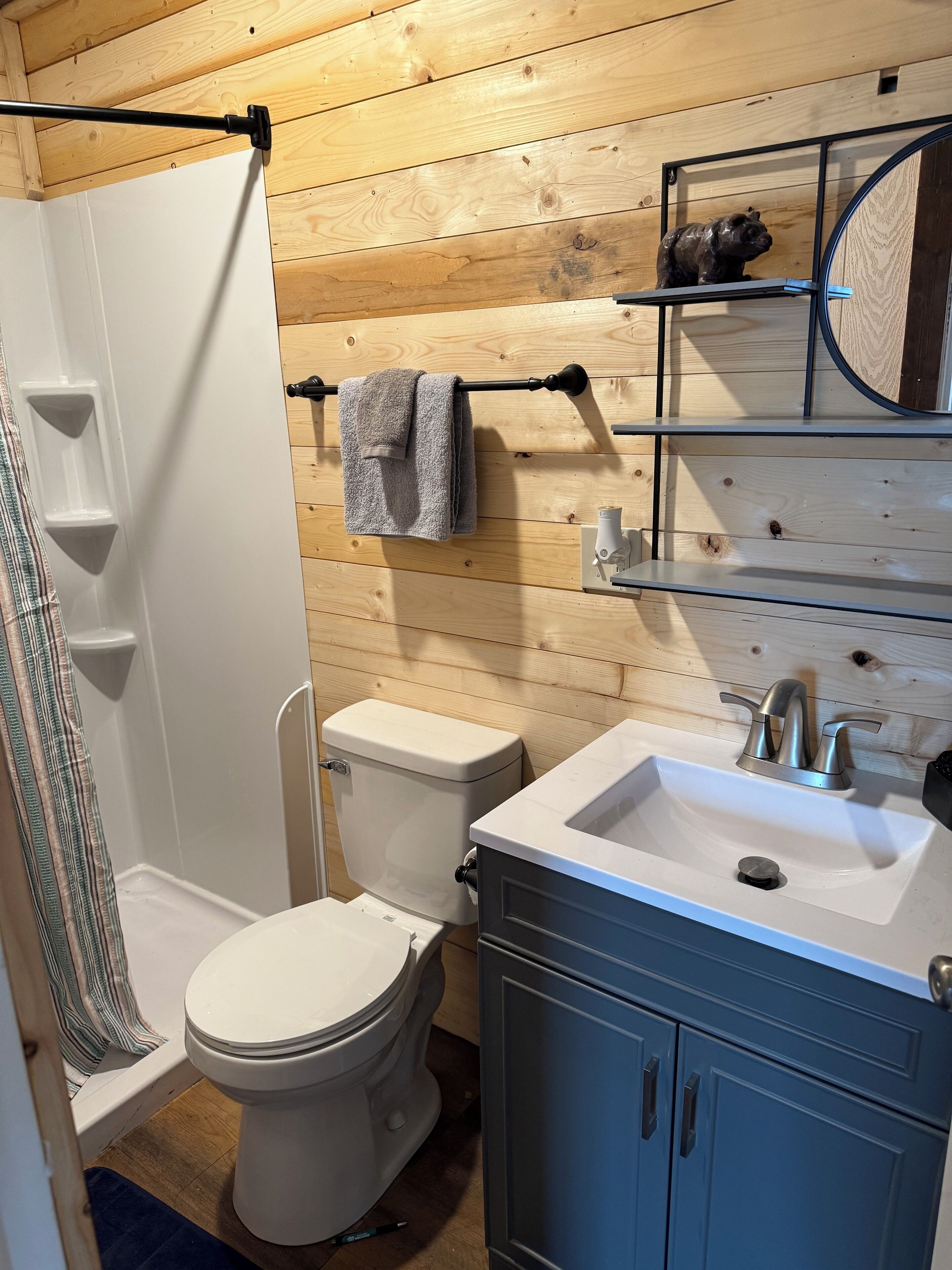 シャワー、ヘアドライヤー、タオル、石鹸