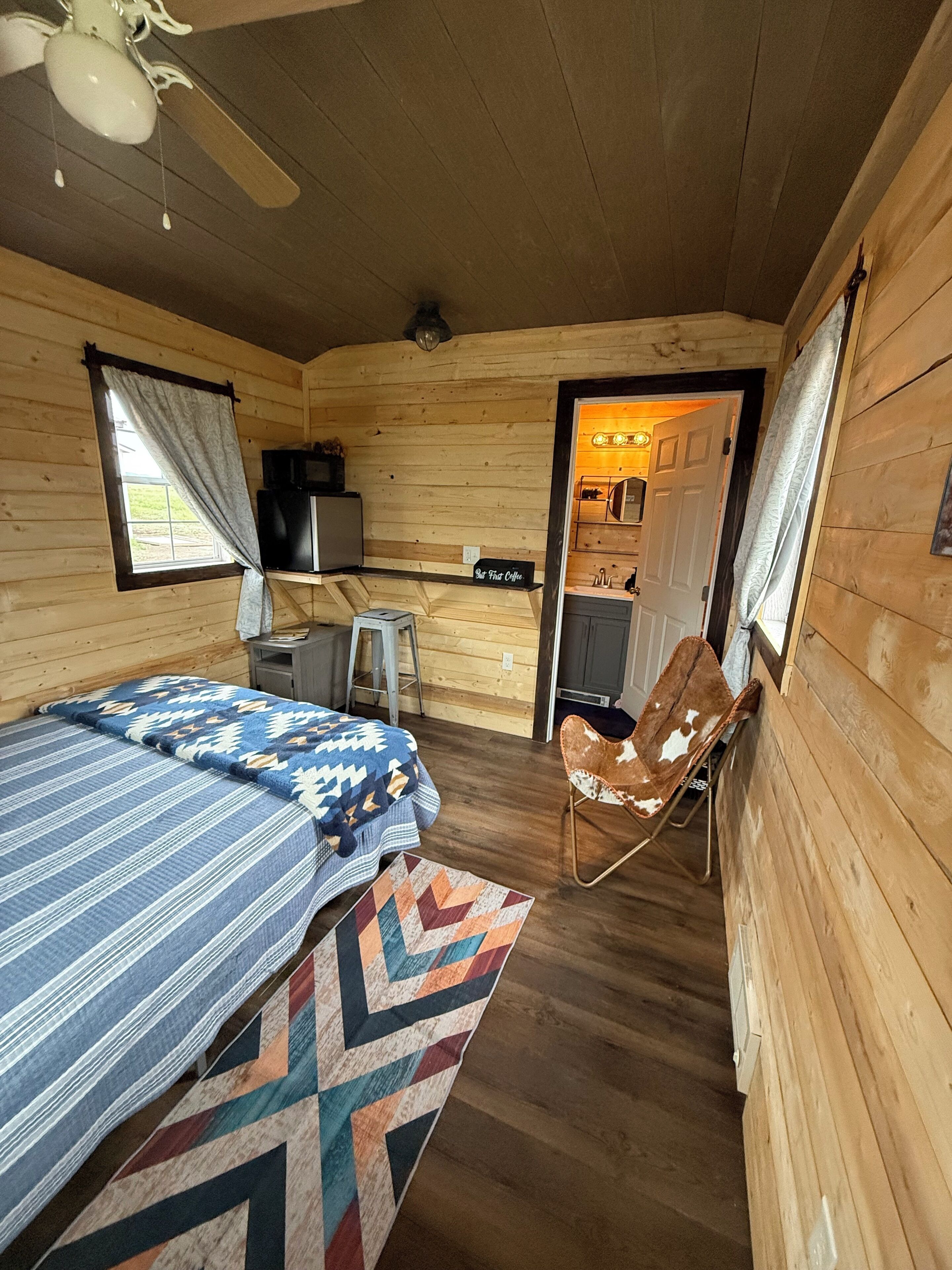 1 dormitorio, tabla de planchar con plancha, wifi gratis y ropa de cama