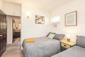 2 bedrooms, iron/ironing board, free WiFi