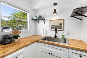 Private kitchen - Cut the claustrophobia in hotels, enjoy freedom and quality space. (Abilene)