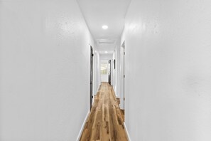 Interior - Cut the claustrophobia in hotels, enjoy freedom and quality space. (Abilene)