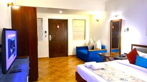 7 bedrooms, iron/ironing board, WiFi, bed sheets