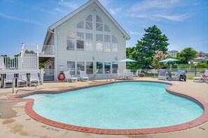 Cottage (1 Bedroom) | Interior - Pools, Boat Ramp & More: Cottage in Virginia Beach (Virginia Beach)