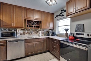 House (3 Bedrooms) | Interior - Steps to Gulf: Updated Duplex in Redington Shores! (Redington Shores)