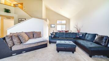 House (4 Bedrooms) | Front of property