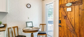 Dog Friendly! Couple's Cottage in Klamath Falls