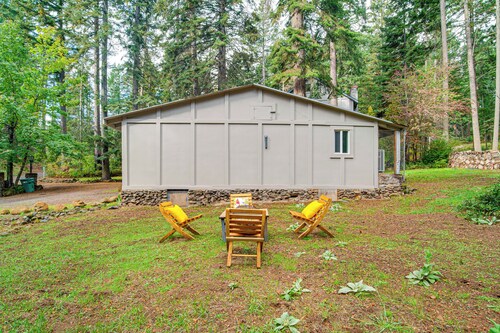 Gateway to Crater Lake: Cabin in Klamath Falls!