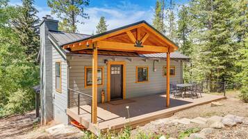 House (3 Bedrooms) | Front of property