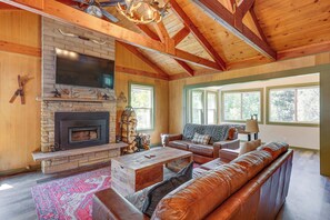 House (3 Bedrooms) | Interior - Lake Access, Mtn Views: 'cooks Cabin' in Kamas! (Oakley)