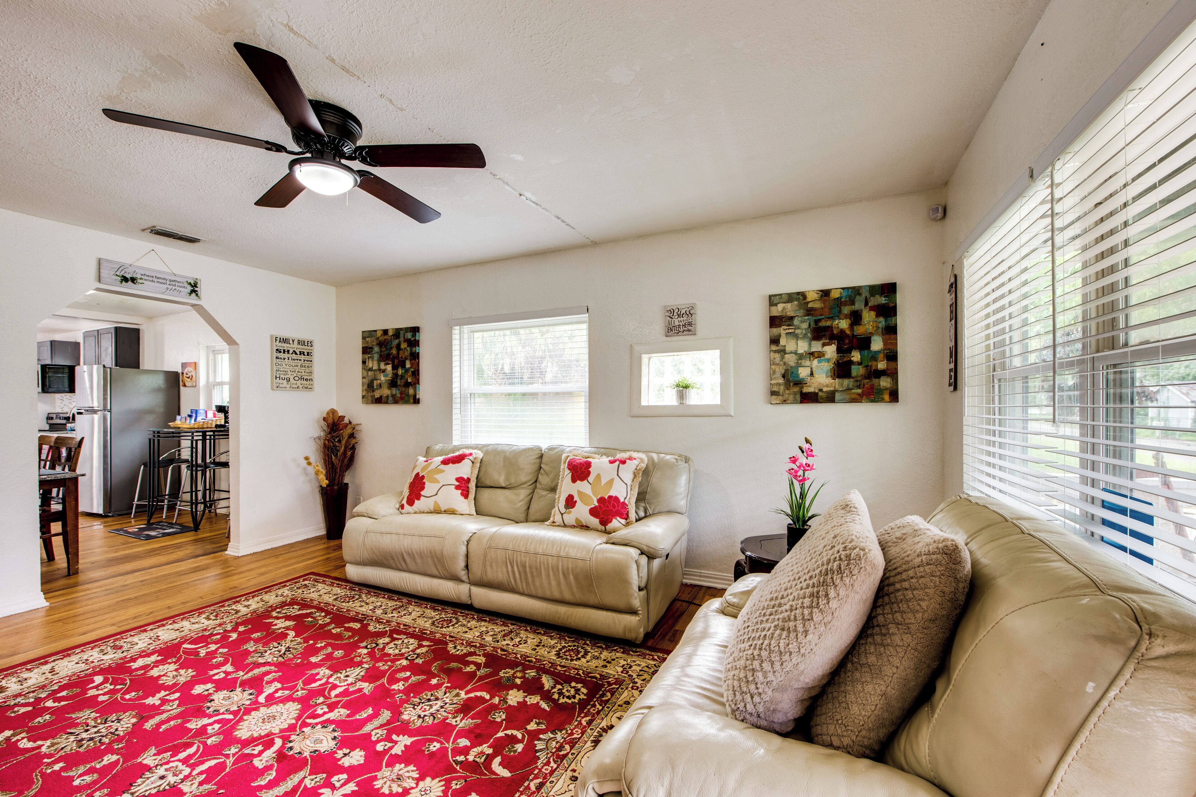 House (3 Bedrooms) | Interior