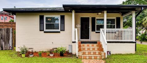 House (3 Bedrooms) | Front of property