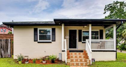 Walkable to FSU Campus: Cozy Retreat w/ Deck!