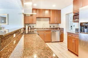 Interior - 1 Mi to Florida Gators Stadium: Gainesville Home! (Gainesville)