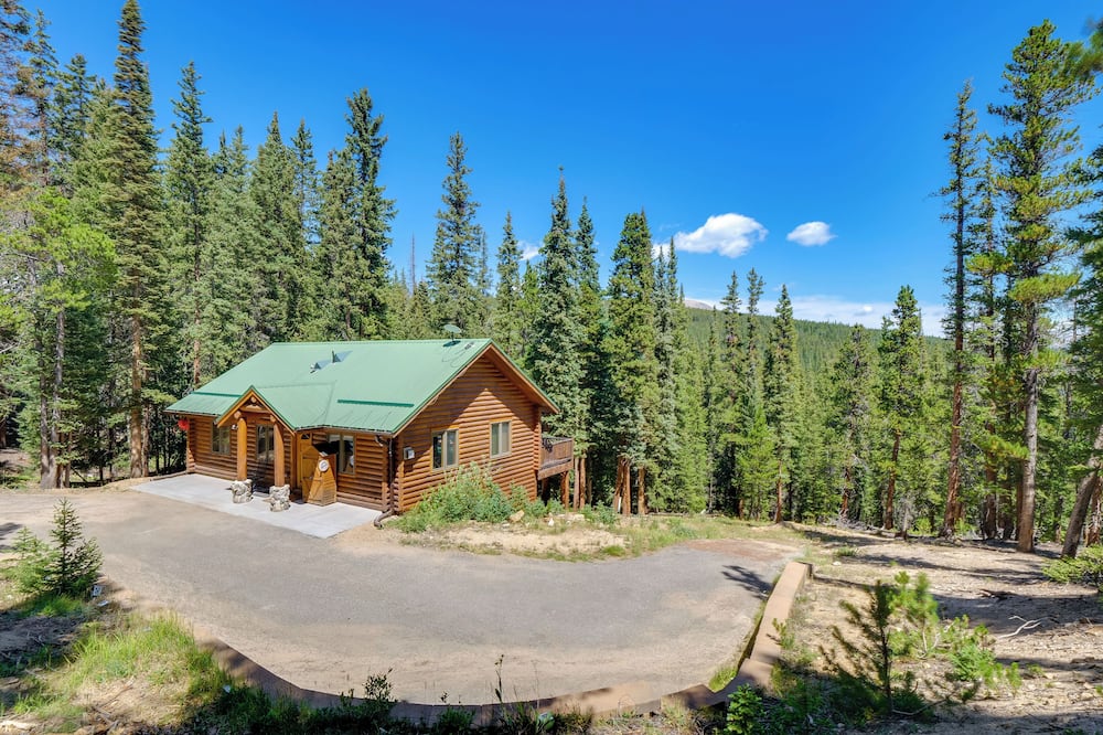 Hot Tub Hideaway w/ Views & Deck in Fairplay! - Mosquito Pass, CO