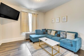 Apartment (3 Bedrooms) | Front of property