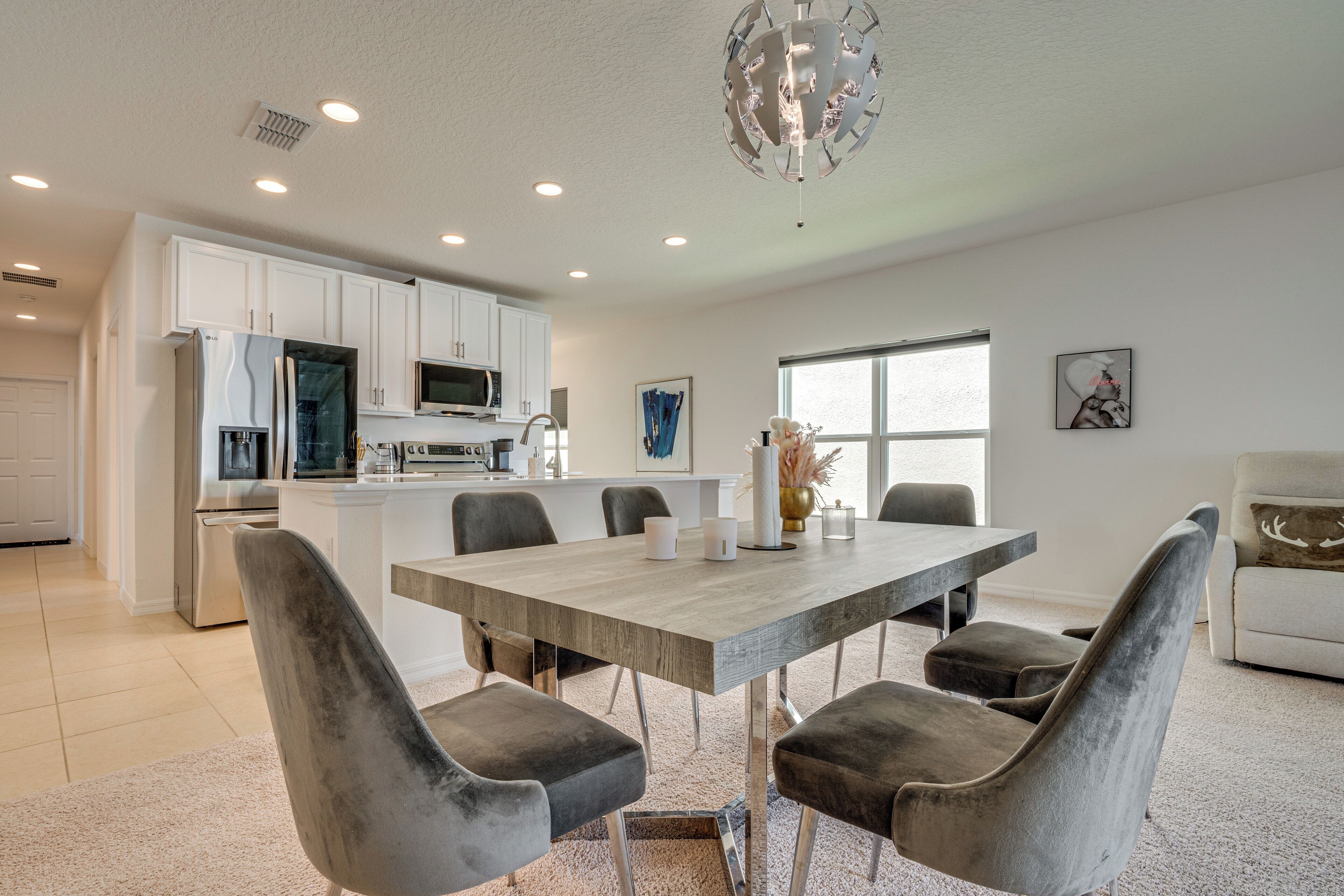 House (4 Bedrooms) | Interior