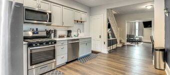Stay & Play in Dtwn Stroudsburg: Updated Townhouse