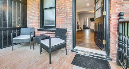 Stay & Play in Dtwn Stroudsburg: Updated Townhouse