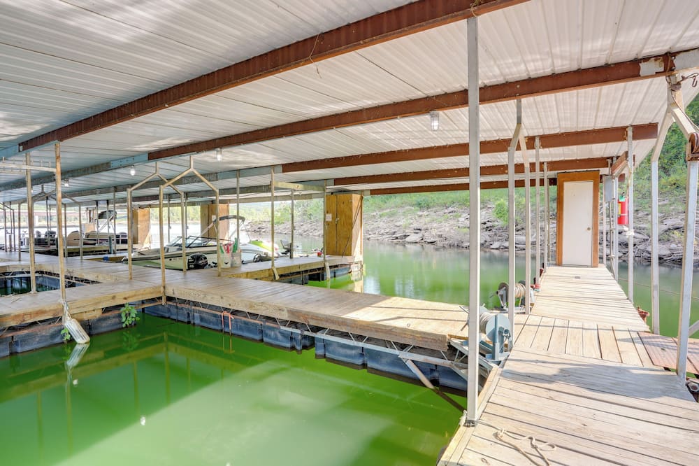 Private Boat Slip: Boater's Haven in Greers Ferry! - Prim, AR