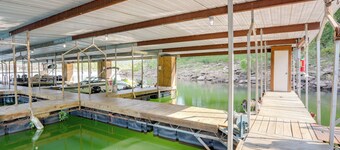 Private Boat Slip: Boater's Haven in Greers Ferry!