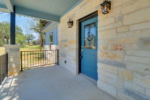 1 Mi to Lake Lbj: Peaceful Home w/ Patio & Yard!