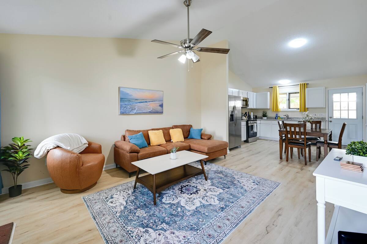 Apartment (2 Bedrooms) | Front of property