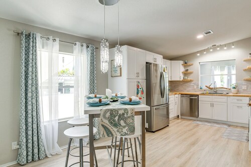 Tee Off & Soak Up Sun! Airy Englewood Gem w/ Yard