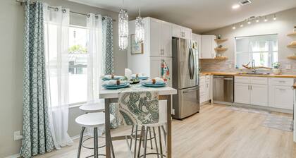 Tee Off & Soak Up Sun! Airy Englewood Gem w/ Yard