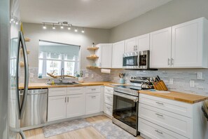 House (2 Bedrooms) | Interior