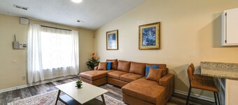 Easy ECU Access: Modern Home w/ Patio!