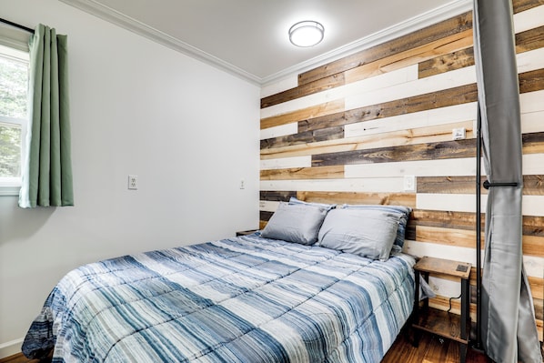 Interior - Tiny Woodland Cottage Retreat w/ Yard in Pelkie (Pelkie)