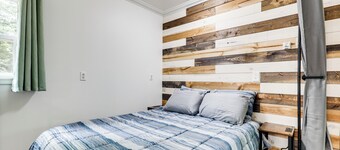 Tiny Woodland Cottage Retreat w/ Yard in Pelkie