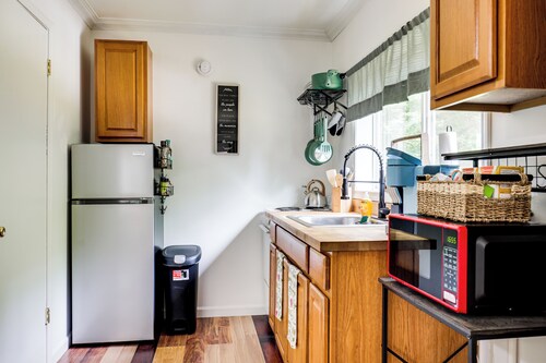 Tiny Woodland Cottage Retreat w/ Yard in Pelkie