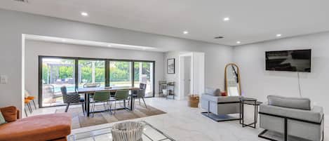 House (4 Bedrooms) | Interior