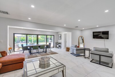 1 Mi to Beach: Modern Cape Coral Home w/ Pool