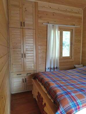 1 bedroom, internet, bed sheets