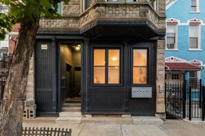 Apartment | 4 bedrooms, Internet