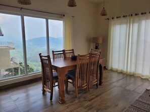 Villa, 3 Bedrooms, Accessible, Smoking | Ruang makan