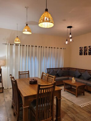 Villa, 3 Bedrooms, Accessible, Smoking | Ruang makan
