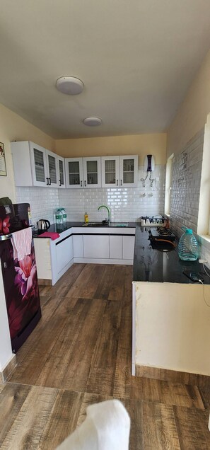 Villa, 3 Bedrooms, Accessible, Smoking | Private kitchen