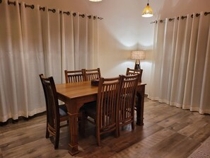 Villa, 3 Bedrooms, Accessible, Smoking | Dining room