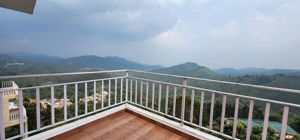 Villa, 3 Bedrooms, Accessible, Smoking | Balcony