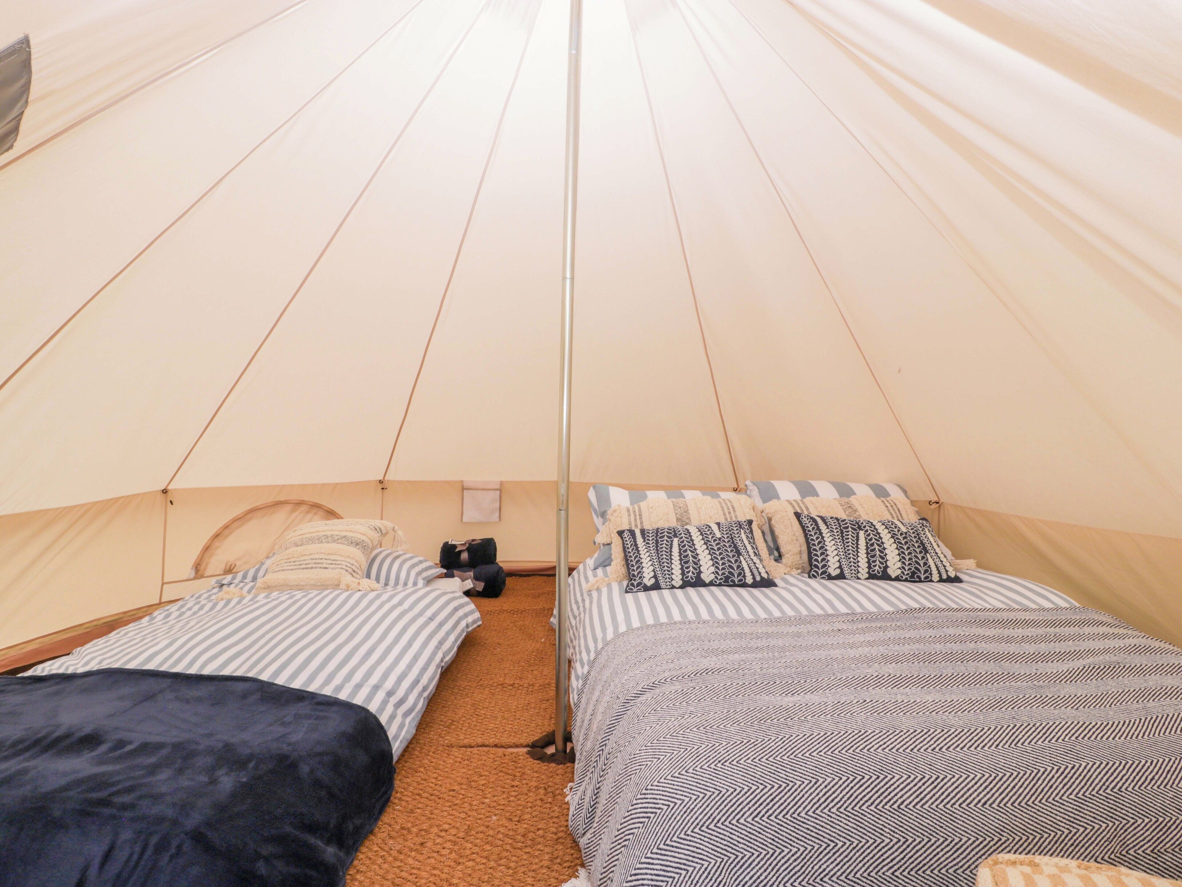 1 bedroom, individually decorated, individually furnished