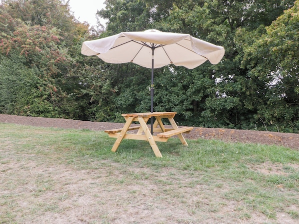 รับประทานอาหารกลางแจ้ง