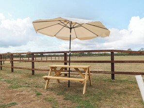 Outdoor dining - Bell 3 (Swindon)