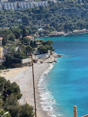 Beach nearby, sun-loungers