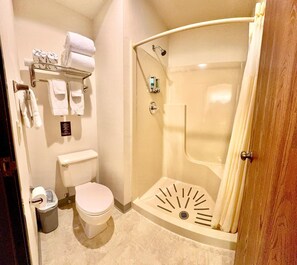 Sèche-cheveux, serviettes fournies